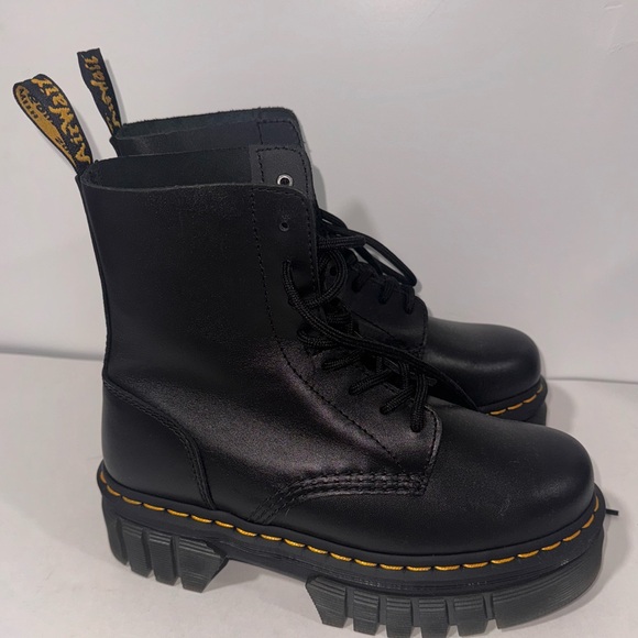 DR. MARTENS WOMEN´S AUDRICK 8-EYE PLATFORM BLACK...
